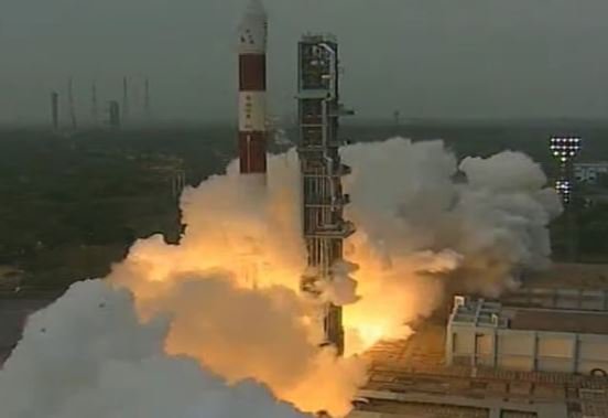 goutamprasad92's tweet image. LAUNCHED:
#PSLV35  with #SCATSAT1 &amp;amp; 7 other satellites lifts off from spaceport of #Sriharikota #ISRO