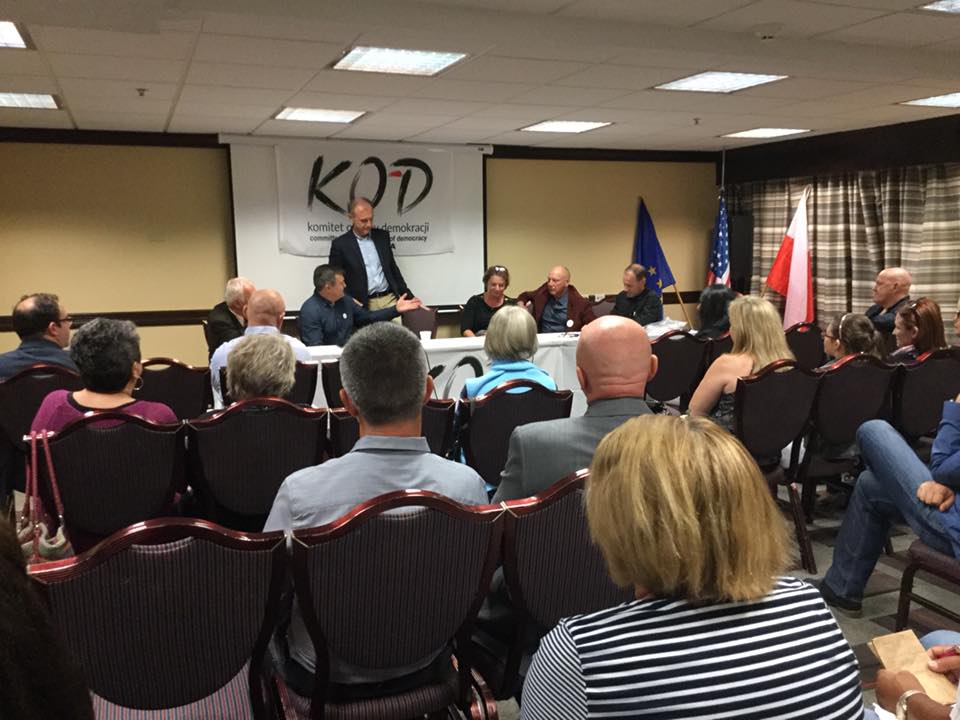Kom_Obr_Dem_Int's tweet photo. #KOD's meeting with senator @BogdanKlich in Chicago, USA, on Sunday, 25.09.2016
#KOD4PL #KODInt @KOD_Polonia_USA https://t.co/p4HRjCyaKW