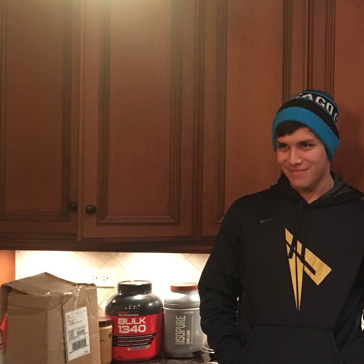 Pamaj's tweet photo. When the teacher says "find a partner" and you look at your duo like https://t.co/lv7ma7T4Ai