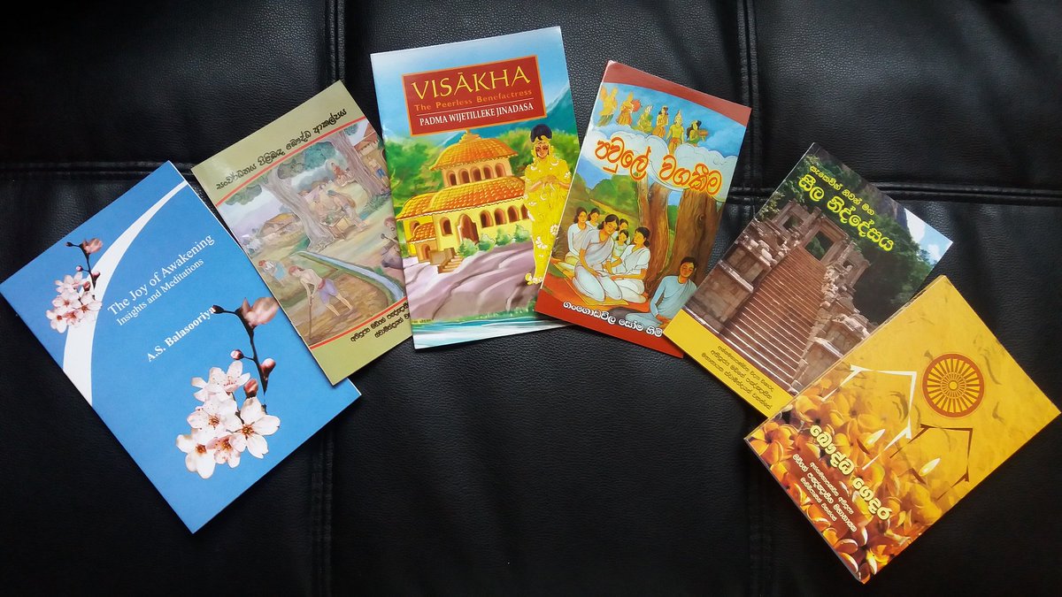gihangamos's tweet photo. Just 6 books brought at #CIBF2016. Least amount of books brought from a book fair, keeping focused on only the necessities, not on wants. https://t.co/gv9YBsTsAI