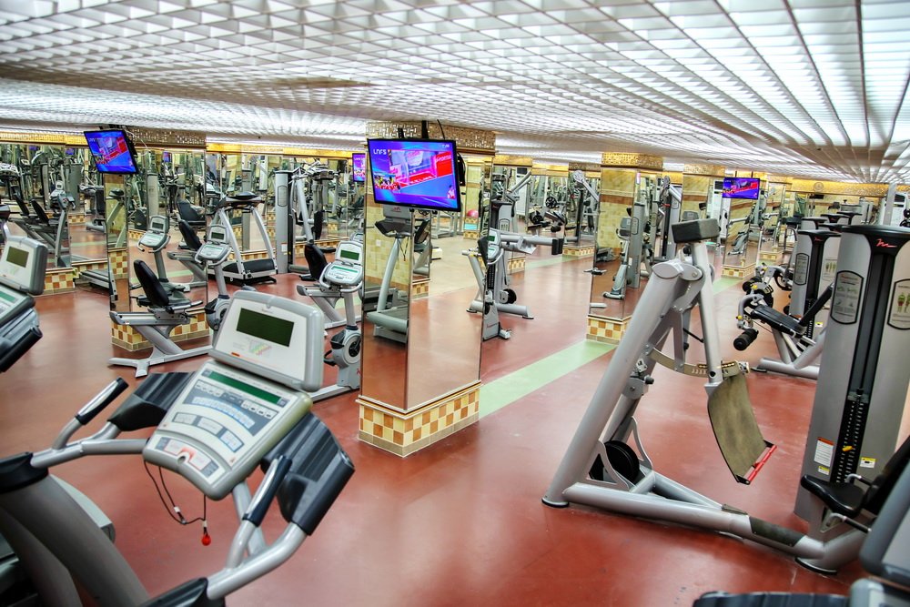 من فوائد الرياضه تقوي قلبك وعلاقتك وتحسن من مزاجك وتفكيرك وتساعد في عمل كليتك وتخفض من الكلسترول والدهون ثم الضغط والسكري
#نصف_جمال_الانسان