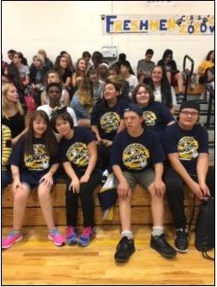 HighlandCSD's tweet photo. Ms. Fellicello's class showing their Husky Pride at the pep rally Friday! #KeepitProud https://t.co/bNCq0QY9Mz