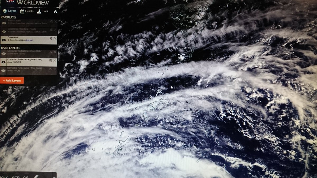 ALPHAtoZETAjpn's tweet photo. #NASA_WORLDVIEW #雲 #人工衛星画像 #台風17号 渦🌀の動きは高度によってかなりまちまち…💨そんな中…✈ひこうき雲を発見した…Σ(´□｀;)まっすぐやな…。 https://t.co/lZ60lMPKKx
