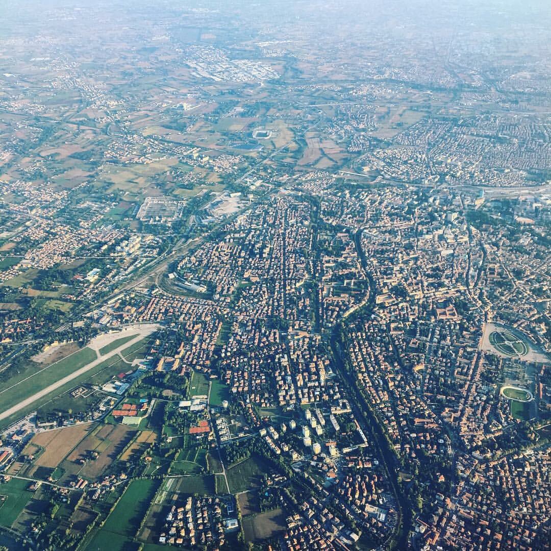 Somewhere over Italy 🇮🇹 #videoproduction #workperks #travel #creativelife