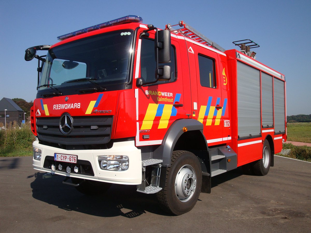 BWZoneRand's tweet photo. Nieuwe multifunctionele 4x4 #autopomp met ruim assortiment materieel voor post @GemKalmthout! #zonerandwerkt #uniformiteit https://t.co/eThAr7JbyY