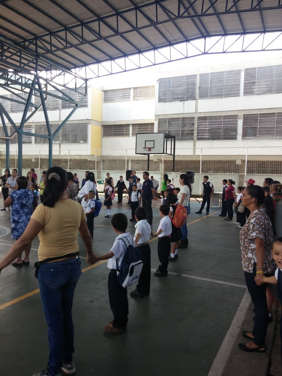 Inicio del año escolar 2016 - 2017 unidad Educativa Bolivariana Alianza