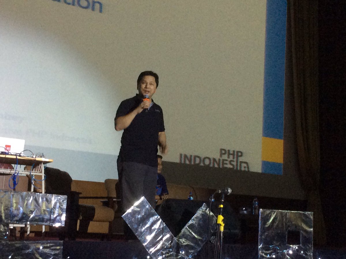 ExplosifTelU's tweet photo. Peter Jack is on stage guys. Yuk merapat https://t.co/64DCKAOlrC