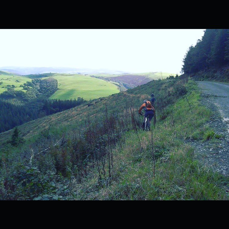 Guiding a group around Dyfi forest yesterday as part of <a href="/cbmeryri/">CBME</a> September club ride! <a href="/mbwales/">MBWales</a> <a href="/mtbcymru/">mtbwales</a> <a href="/visitwales/">Visit Wales 🏴󠁧󠁢󠁷󠁬󠁳󠁿</a>  @visit_snowdonia