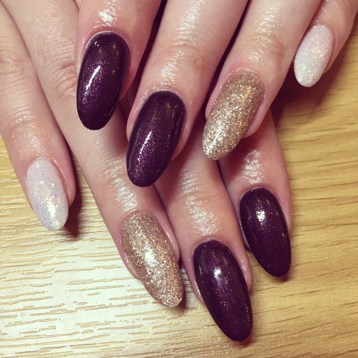 lemontreetotton's tweet photo. Autumn vibes 🍂 using @DTProNails acrylic, gelamor &amp; glitters 💅🏻 https://t.co/b91Oa4MG5H