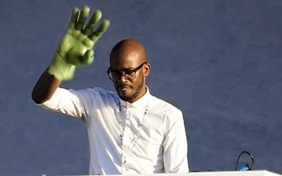 wayne_mgwezane's tweet photo. Lotjhani #BlackCoffee #MightyHand https://t.co/1VwycxHUOj