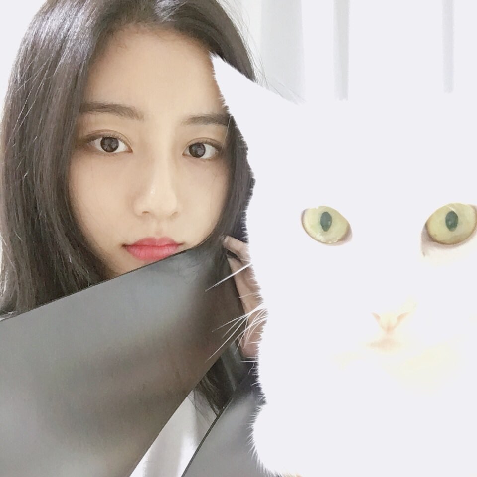 minah320's tweet image. 초점 누구한테 맞춰야 하냐...