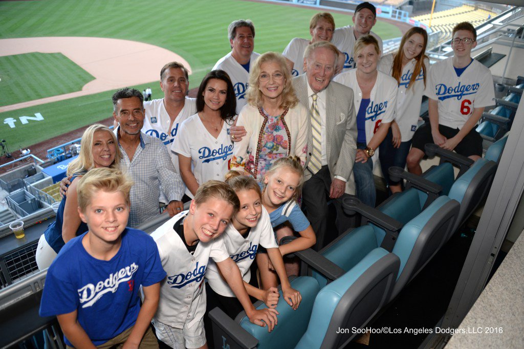 9/25/16-Something Really Cool-Dodgers Win the West, Vin Scully last game at Dodger… dodgersphotog.mlblogs.com/2016/09/26/925…