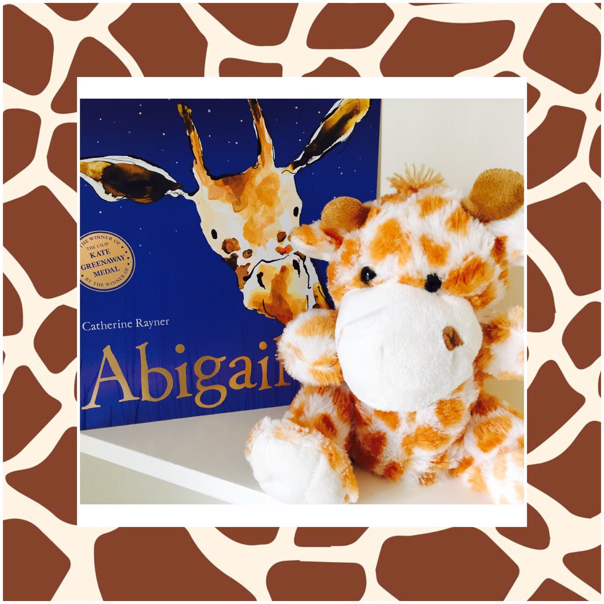 LBookworms's tweet image. We'll be counting with Abigail giraffe this week at Little Bookworms 😀