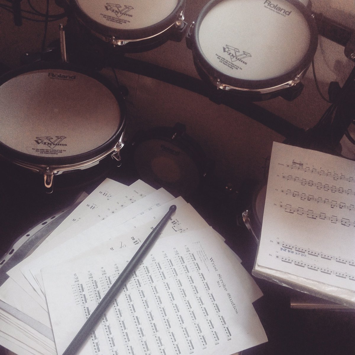 RGDrummerBeat's tweet photo. Hora de estudiar!!!
________
Study time!!!
#studydrums https://t.co/GxpQw5aCbG