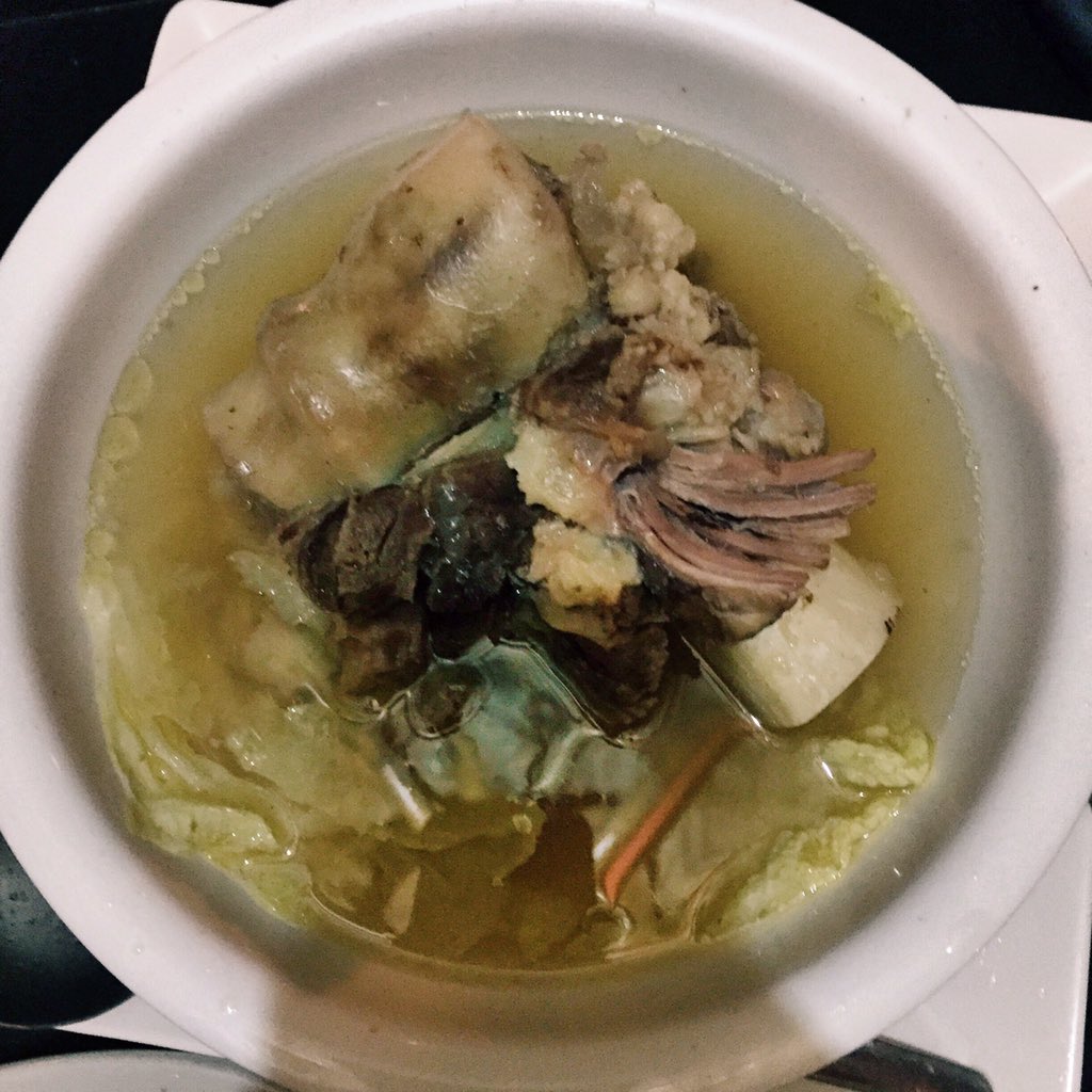 mjdiaz21's tweet photo. Cravings satisfied. Bulala at Tawilis ๐๐ฎ #tagaytay #MerBen https://t.co/3wi37f1F3w
