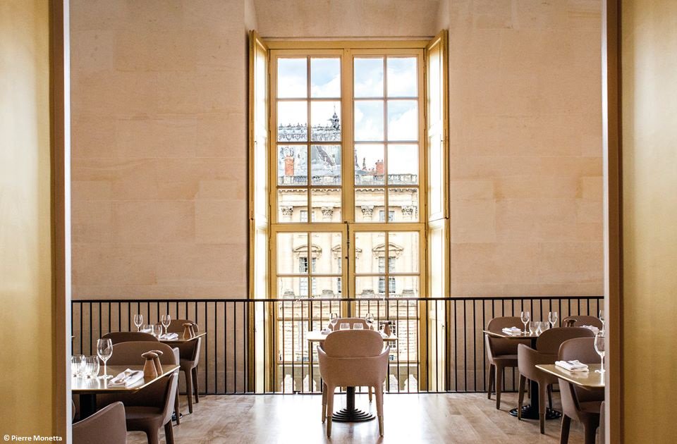 ParisJeTaime's tweet photo. Déjeuner avec vue #madeinVersailles ce midi ? Le restaurant #Ore par #AlainDucasse a ouvert ! https://t.co/osbWCTr5vl https://t.co/e6ymZeIvtD