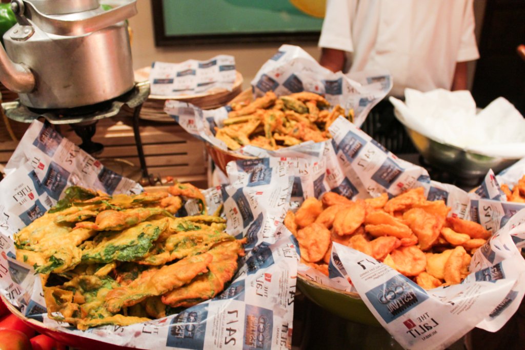 lovelyricha1's tweet photo. Superlative Street #Food Festival @TheLalitGroup :) #Blog at https://t.co/XvEY49c1gd :)
#FoodiesFest #Vegetarian #Review #Gourmet #Indian #foodblogger #lifestyleblogger #beautyblogger #photoshoot #topIndianblog #BestIndianblog #bestIndianblogger
https://t.co/bG8RfI1FUR