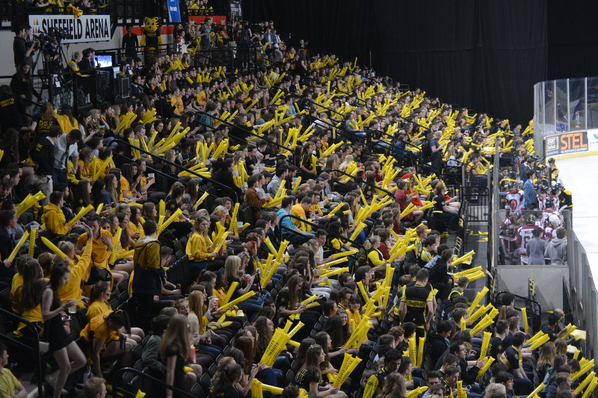 SUOfficers's tweet image. VARSITY T-SHIRT DESIGN SESSION TONIGHT! Your design could be worn by thousands of students all over the Uni and sold in @OurSheffield !