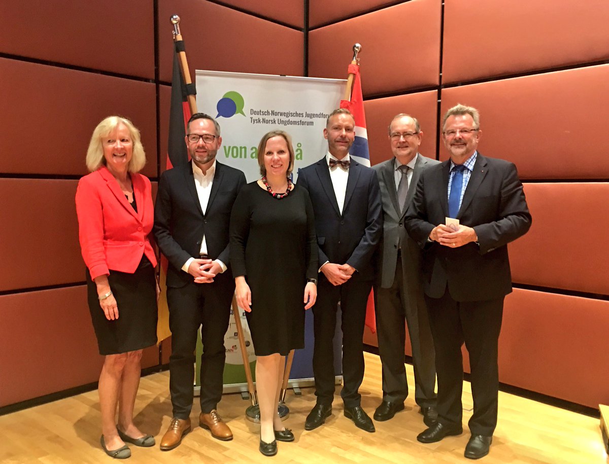 NorBotschaft's tweet photo. Deutsch-Norwegisches Jugendforum ist 10 Jahre jung - größte Jugendinitiative zwischen 🇳🇴 und 🇩🇪 #dnjf https://t.co/XSWv4R35iF