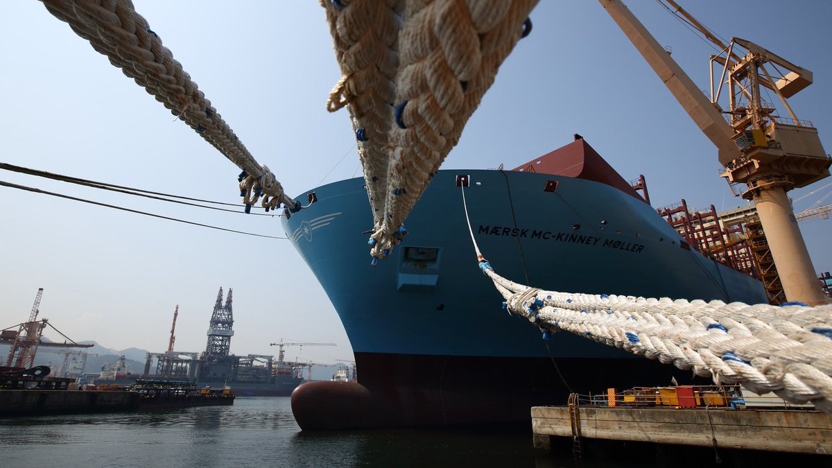 WillTransport's tweet photo. Maersk plans transport expansion after break-up https://t.co/qRZxnFcOi9 https://t.co/TulmTa1D4A