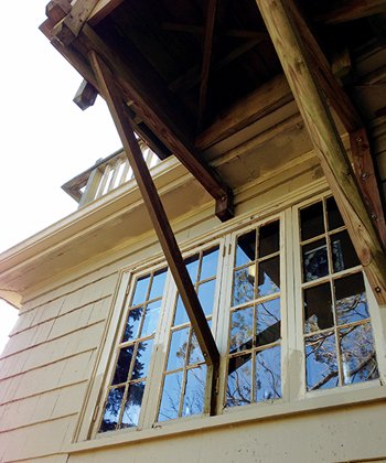 ashi_inspection's tweet image. Good luck opening these #windows. (Photo credit: James Brock) #diyproblems