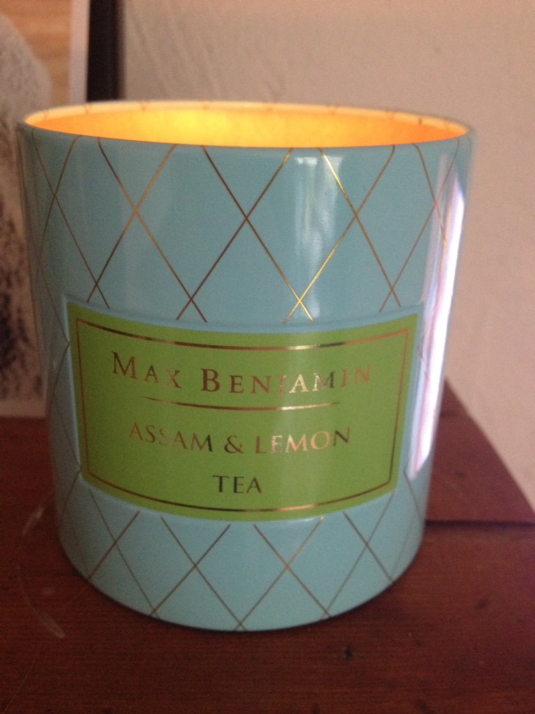 Cookiiedivine's tweet image. There is one shop over here that Ive found my favourite candles in #maxbenjamin #candles #happy #lovetheraspberryonmost @maxbcandles