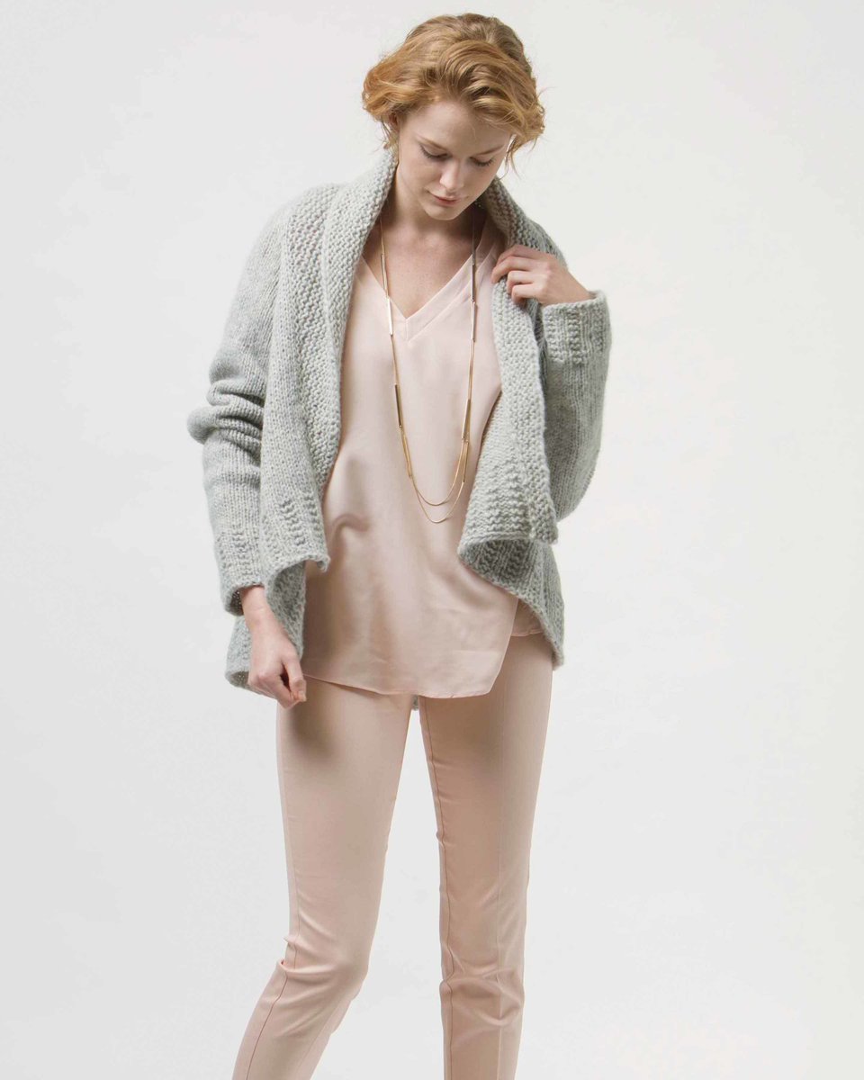 knittingvortex's tweet image. Curve Wrap Cardi from #KnittingShortRows is a seamless blanket front cardi that uses the wrap&amp;amp;turn method throughout buff.ly/2cwsETv