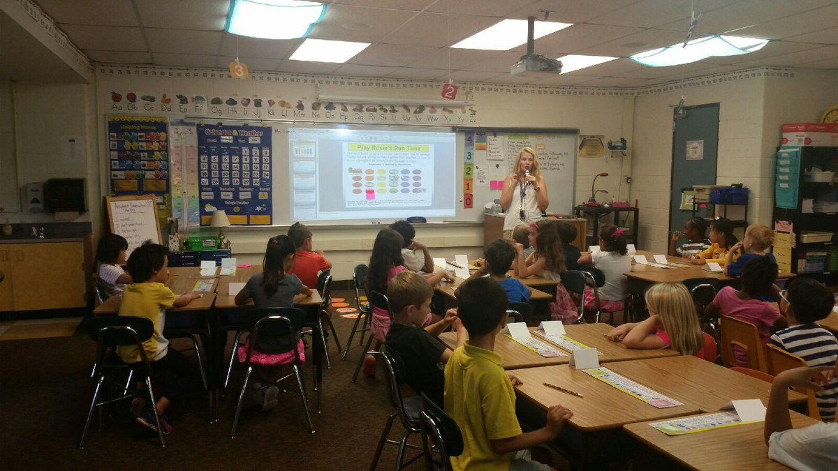 2ndthurston's tweet photo. Second graders learning how to create their own game using code in PLTW. #secondgraderocks  @a2Thurston https://t.co/MAbcdXh1O1