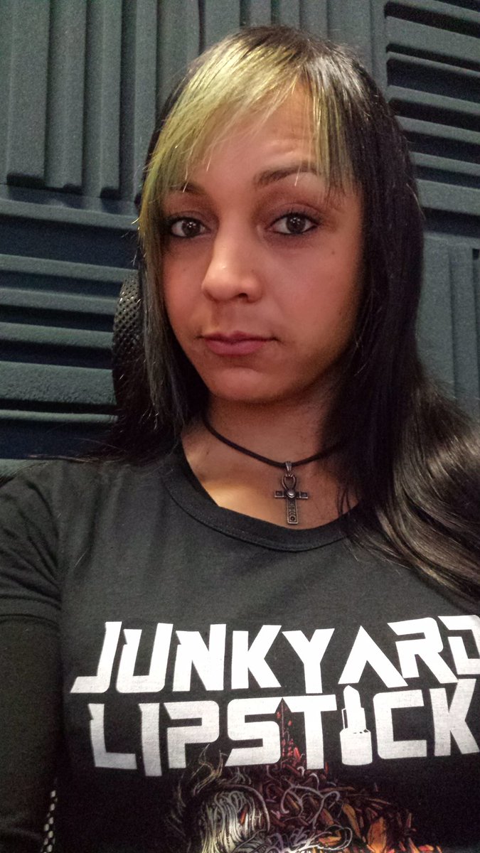 Azaliyah wearing the new <a href="/junkyardlipstic/">Junkyard Lipstick</a> #RepulsiveJudgement album shirt \m/
Grab it here:
junkyardlipstick.bandcamp.com
itunes.apple.com/en/album/id115…