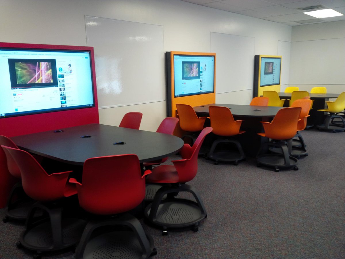 HumberConfServ's tweet photo. Workstations that improve productivity! The interconnected screens offer the flexibility to display presentations, ideas and meeting notes! https://t.co/d33zxBybxN