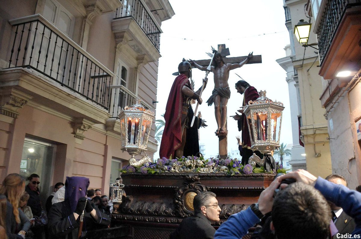 Gentedepaz's tweet photo. "Las Siete Palabras de Cádiz firma a Amor y Paz de Montoro" https://t.co/sml4HcKXNM #Cadiz @NCSDONALDPRESS https://t.co/pM9zN8LLAN