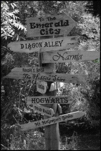 aghuddleston1's tweet photo. Just once in my life, I would love to have this choice and be anywhere other than here... #writerslife #amwriting #amwritingfantasy https://t.co/uU9uIMw8He