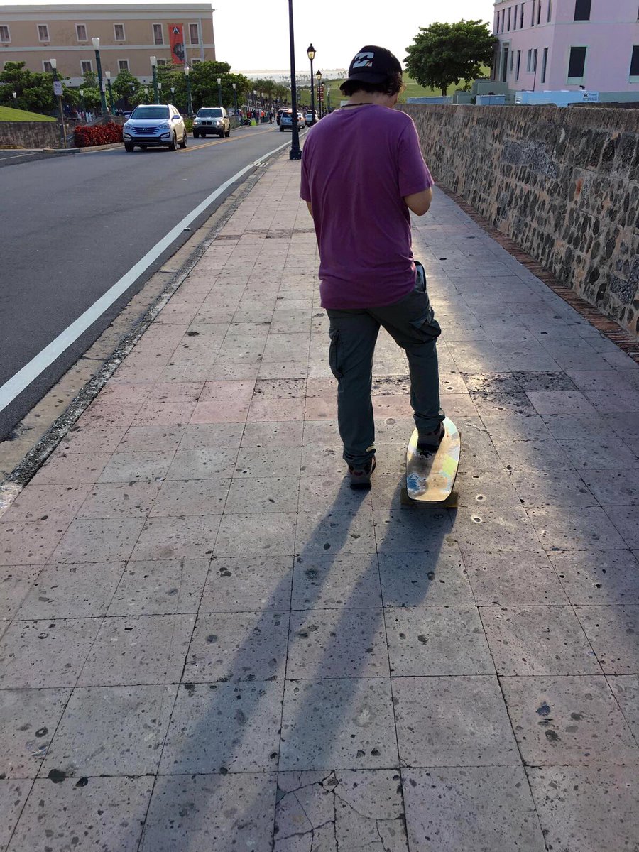 evanantoniomp's tweet photo. E X P L O R E #puertorico #sanjuan #longboard #photo #photography #fast #explire #nature #sun #shadow #sunset https://t.co/X5HBlNgvR5