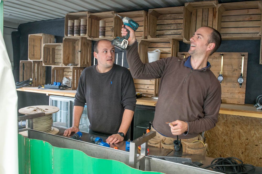 BalmahasBraw's tweet image. Meanwhile and very importantly work continues on the bar, ready for the Braw Weekend - Fri/Sat/Sun this week #Balmaha #lochlomond