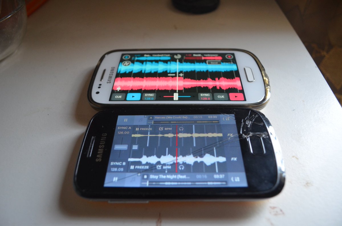 kinzoku_01's tweet photo. What your favorite djing app? My is #edjingpro and #crossdjpro #dj #djapp #edm #dubstep #trap #awesome https://t.co/fyb2gh4Ydn