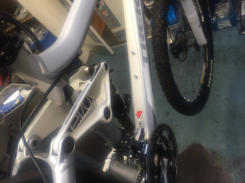 RozoneUK's tweet image. No #Bikeworkshop should be without our #Smartwashers. Just look at the results from @gozbike