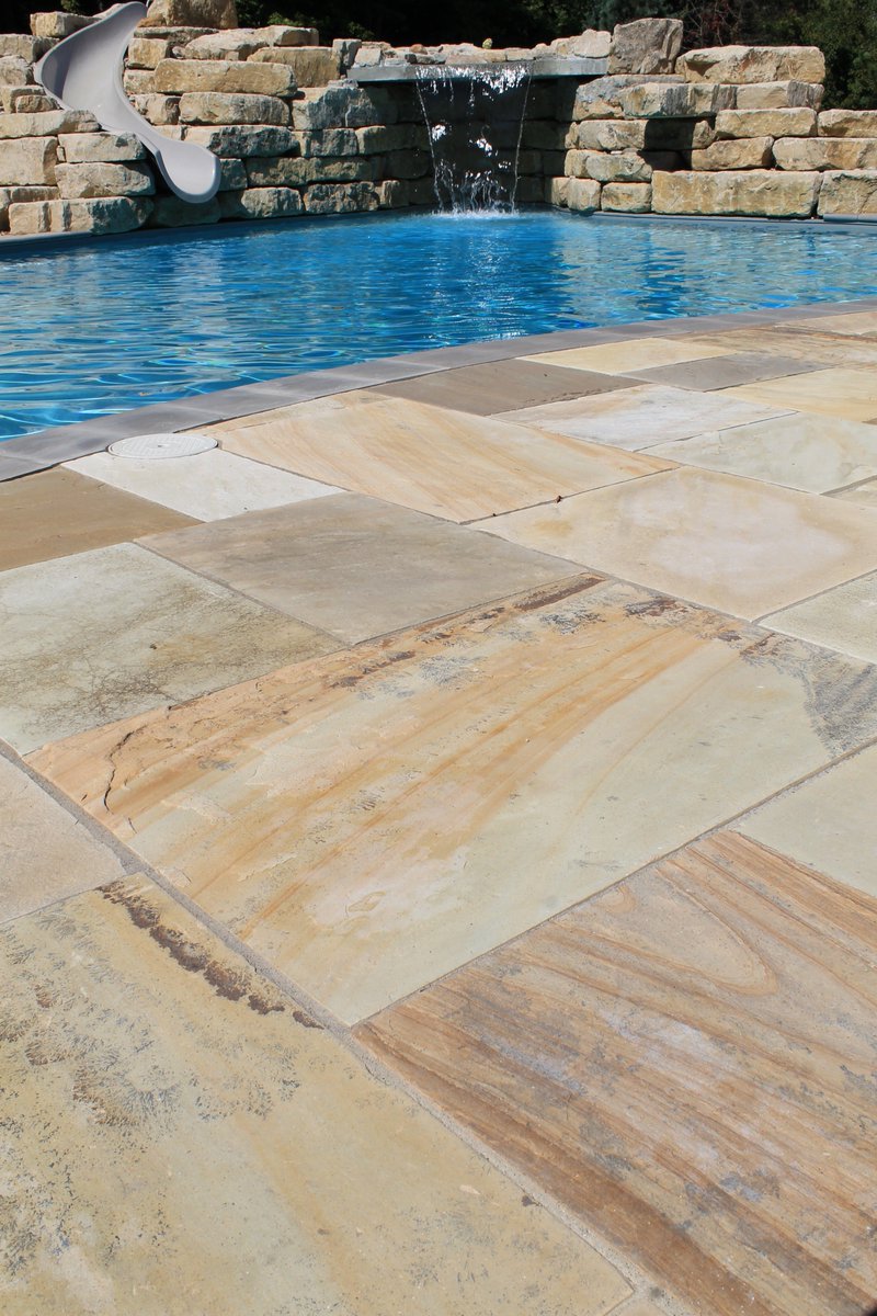 Oberfields's tweet photo. This pool surround features our Banas Natural Stone where the contractor mixed two colors together! #oberfields #whatoutdoorlivingshouldbe https://t.co/lIiYtj5hnf