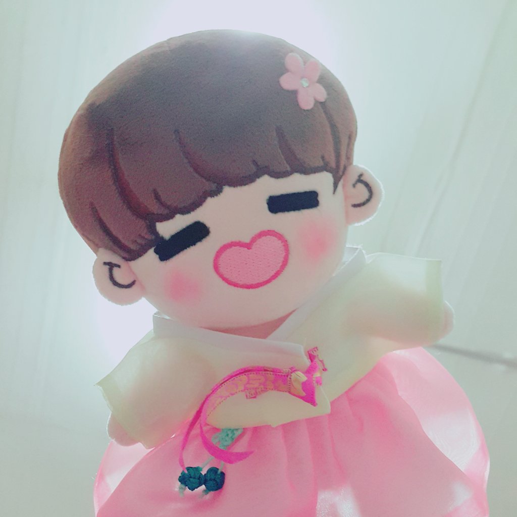 hobi_bk's tweet photo. 2차호비두 한복 입구시퍼찌 ^♡^ https://t.co/DDL1goUzK8