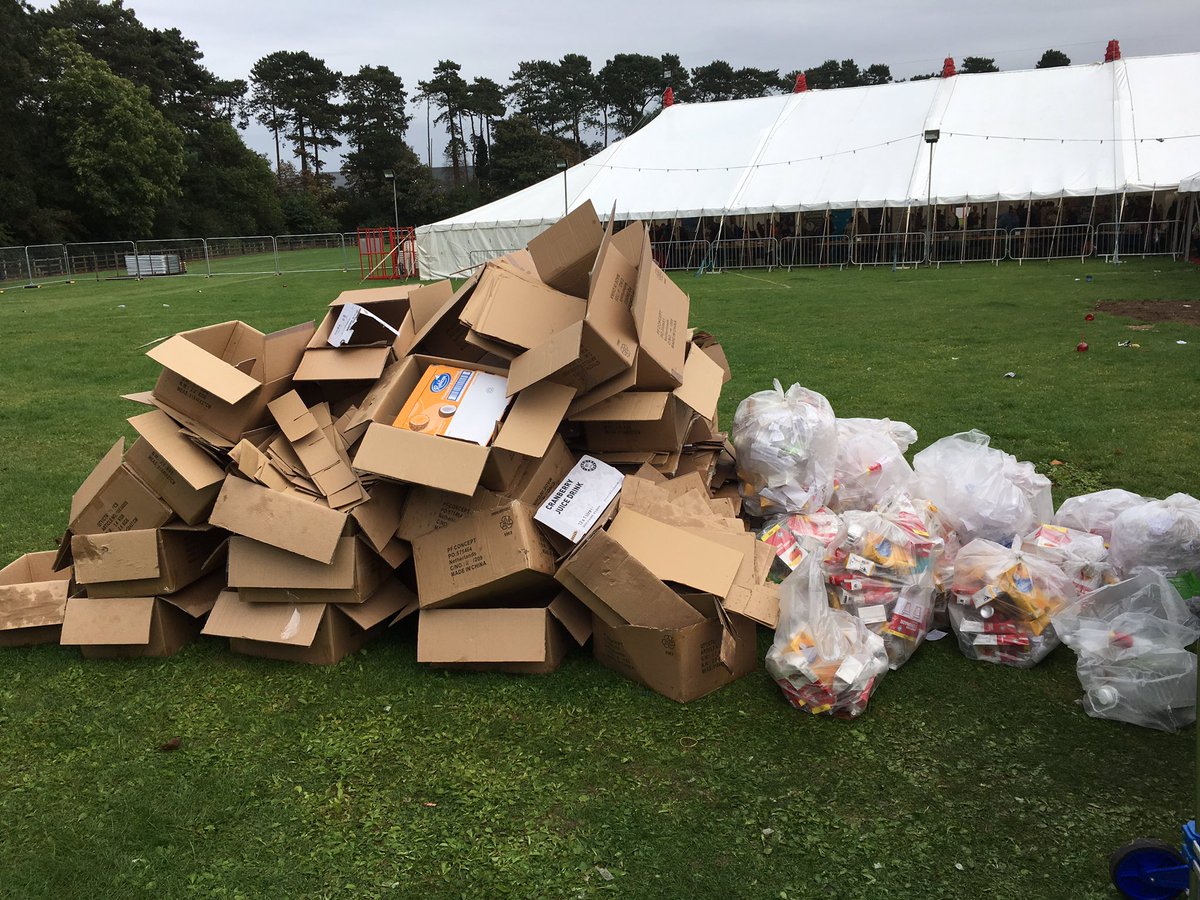 UON_Futures's tweet photo. And we're out!!! Thousands of mocktails gone! We'll be back tomorrow #FreshersUN #recycle https://t.co/oAkNV0IcbM