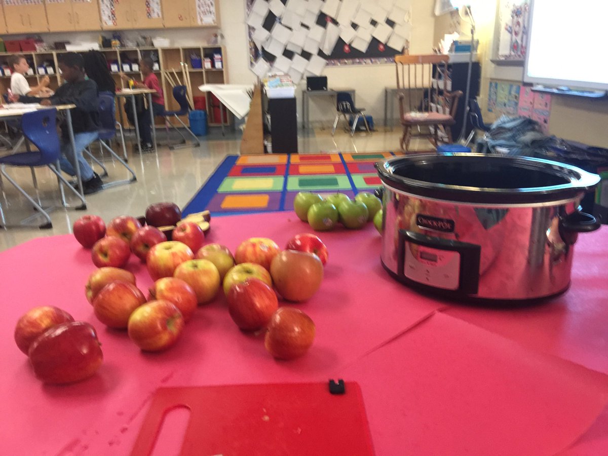 MrsFergsClass's tweet photo. Guess what we are making for Johnny Appleseeds birthday!!! #ExploreHM #MillsSTEMTigers https://t.co/D8Q2S7FWKs