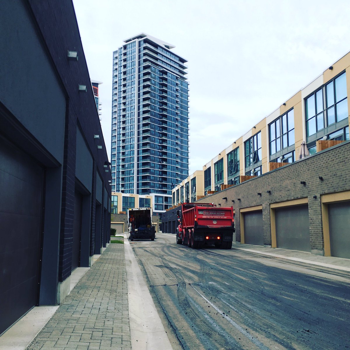 GTADServices's tweet photo. Doing some hot #asphalt work in #Mississauga today before the #rain! #Gta #Contractor #Asphalt #Construction #Renovation #Toronto #Business https://t.co/w7xJ7TEiaS