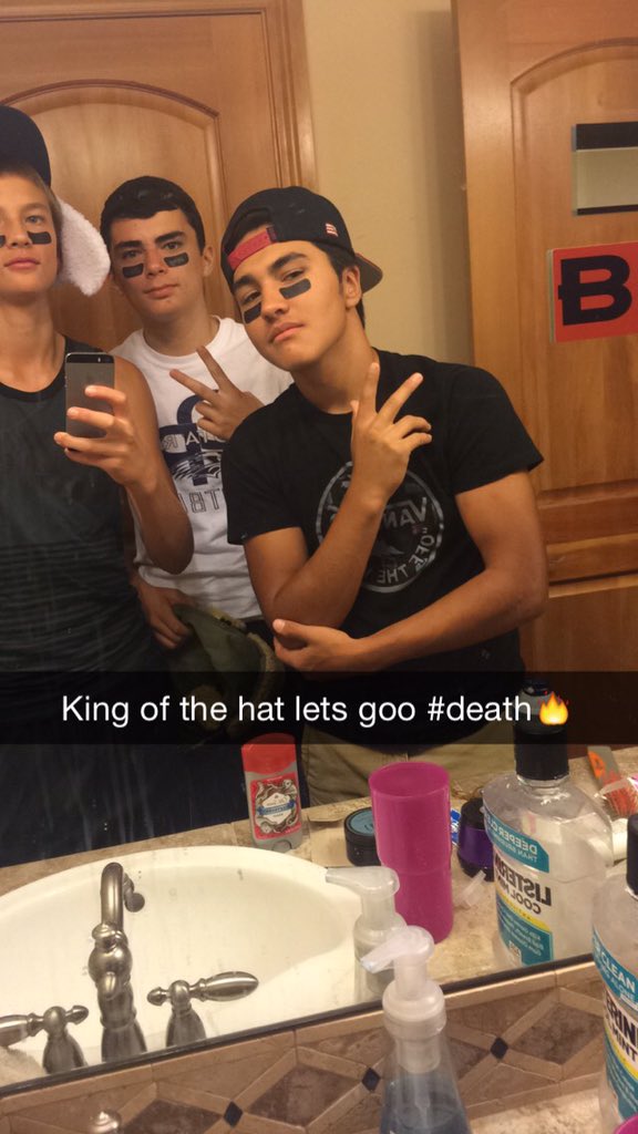 garcy303's tweet image. Happy Birthday to THE Young Money C-Seul #giraffeneck