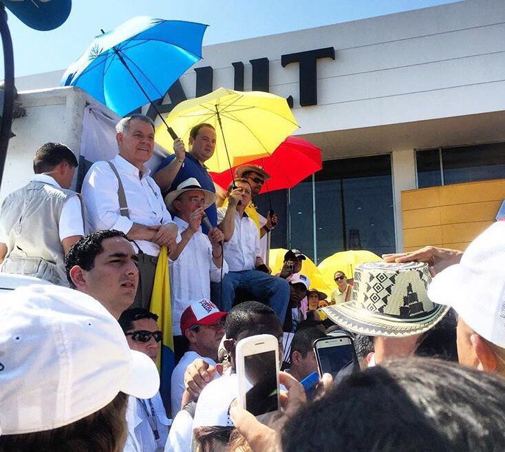 honohenriquez's tweet photo. #EnCartagenaDecimosNo porque terroristas no deben ser premiados con impunidad y curules en el Congreso https://t.co/9H0luXHbCZ