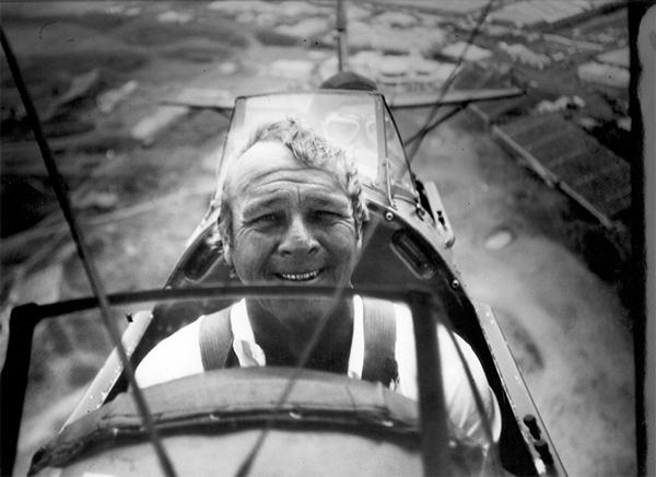 Georgia_Jet_'s tweet photo. Arnold Palmer: a father, husband, golfer, consummate gentleman and an accomplished aviator. Blue Skies, Capt. Palmer. #ArnoldPalmer #fly https://t.co/z71f0ZMbGv