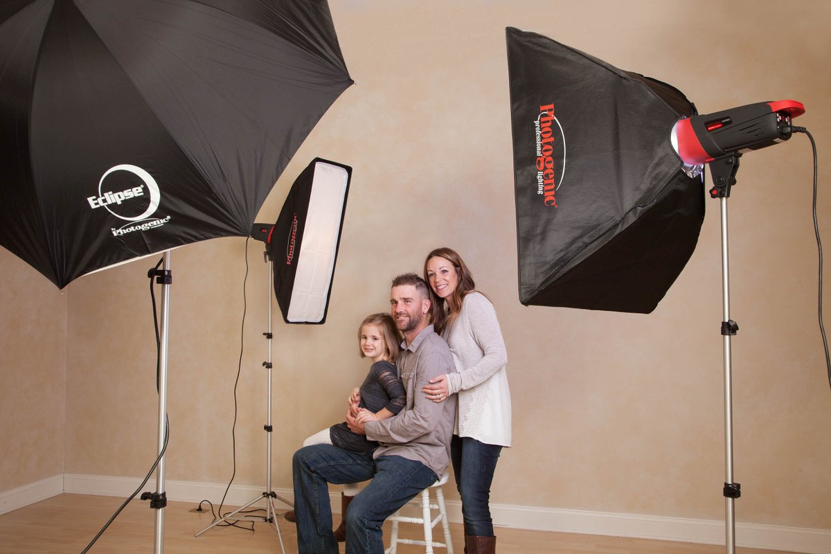 photogenicpro's tweet photo. "I can trust Photogenic's Matrix lights to deliver quality, consistency and dependability -Photographer Bert Behnke https://t.co/Guv3PLaD8t https://t.co/0NrGqeDUtg
