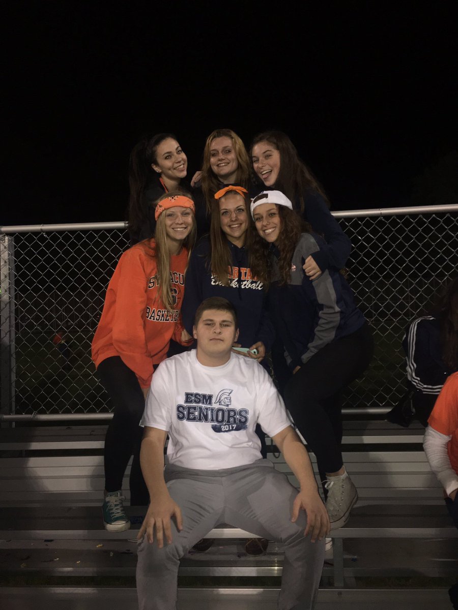 physicsislit's tweet photo. Physics squad supporting the boys Friday night❤️ https://t.co/5eC3Pa8mFu