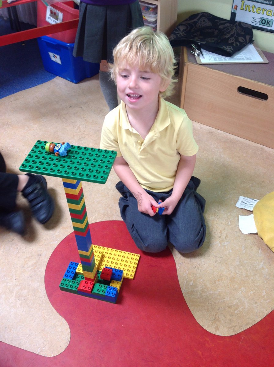 GlasllwchP's tweet image. Year 1 have made some fantastic independent lighthouses out of duplo. #TheLighthouseKeeper'sLunch #MrGrinling