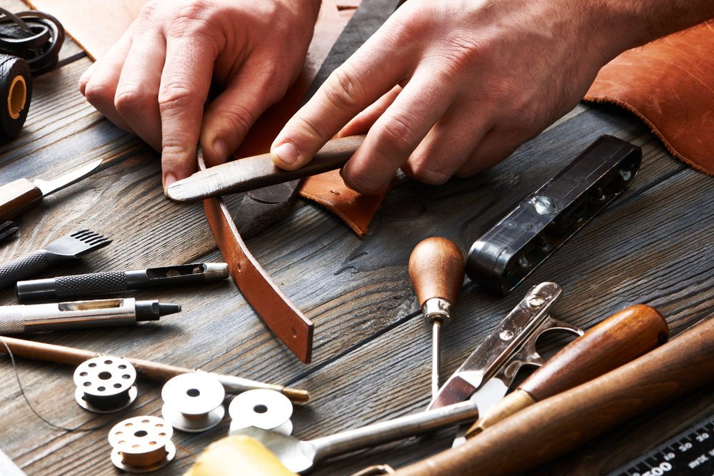 Wellensmen's tweet photo. Kom nu zondag 2 oktober naar #WellensMen en laat jezelf verwennen met een #FlorisvanBommel sleutelhanger op maat! Deze zondag open tot 17u! https://t.co/NtqGufkK9T