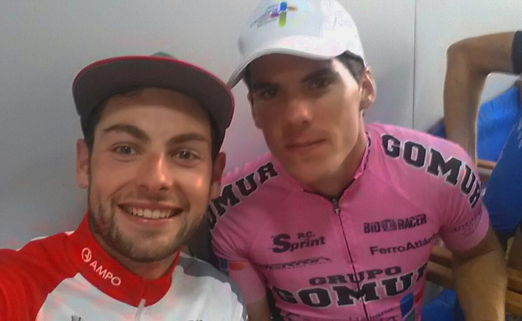 El 2016 de este de la gorra blanca... 
-55 dias de competición
-42 top ten
-23 podium
-11 victorias
...y sin salida!