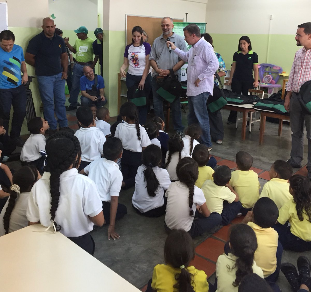 GerardoBlyde's tweet image. Además seguiremos brindando nuestro programa de alimentación para los niños de nuestras escuelas municipales #Baruta